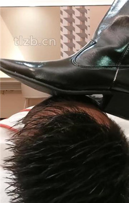 图片[7]_【米小唐】靴子黑丝玩虐地毯狗_HD绳艺资源