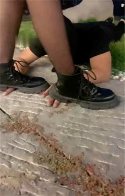 图片[2]_【苏西】户外-短靴踩踏狗爪/骑马爬行_HD绳艺资源