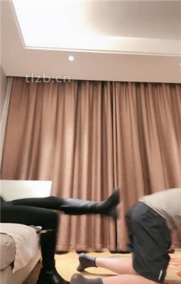 图片[8]_【不期而遇】恋臀爱好者-长筒靴高难度挑战踢踩跺/磕头认错_HD绳艺资源