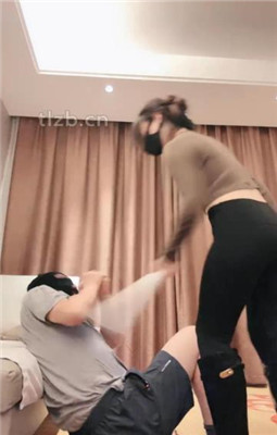 图片[9]_【不期而遇】恋臀爱好者-长筒靴高难度挑战踢踩跺/磕头认错_HD绳艺资源