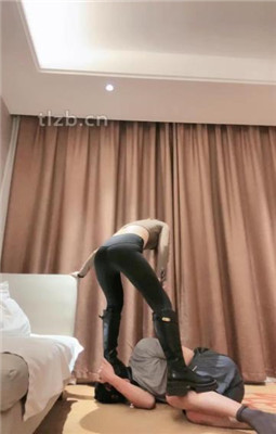 图片[15]_【不期而遇】恋臀爱好者-长筒靴高难度挑战踢踩跺/磕头认错_HD绳艺资源