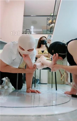 图片[15]_【陈莹斯】虐双奴-骑马爬行/臭脚捂脸/狂舔裸足_HD绳艺资源