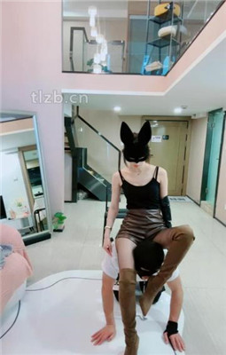 图片[19]_【陈莹斯】嘴叼高跟/人体衣架/骑马爬行/碾压踩狗爪_HD绳艺资源