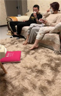 甜儿公主稀有小白鞋粉棉袜踩两块人肉地毯，全体重踩头 bf23611