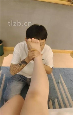 元老级狐狸女王黑丝肉丝坐脸踩头 bf23520