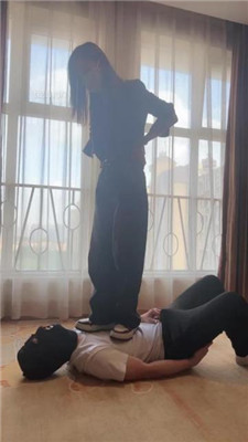 图片[6]_【筱月】加官窒息-高跟碾/运动鞋踩踏/深喉闻原味_HD绳艺资源