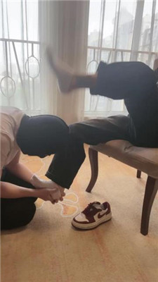 图片[12]_【筱月】加官窒息-高跟碾/运动鞋踩踏/深喉闻原味_HD绳艺资源