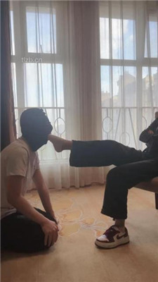 图片[13]_【筱月】加官窒息-高跟碾/运动鞋踩踏/深喉闻原味_HD绳艺资源