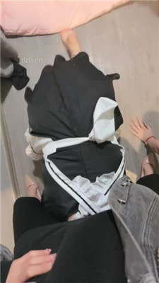 图片[6]_【天津女仆店】双母畜-奴下奴-喂食/转胯互掐脖子/原味脚闻舔_HD绳艺资源