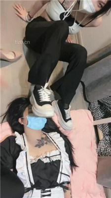 图片[15]_【天津女仆店】双母畜-奴下奴-喂食/转胯互掐脖子/原味脚闻舔_HD绳艺资源
