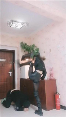 图片[16]_【美娜格格】长靴黑丝S-转胯爬行/超高难度挑战踢踹/腿绞_HD绳艺资源