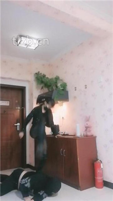 图片[18]_【美娜格格】长靴黑丝S-转胯爬行/超高难度挑战踢踹/腿绞_HD绳艺资源