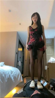 图片[4]_【千条姐】小白鞋黑丝全体重踩踏_HD绳艺资源