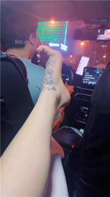 图片[4]_【不知名美女】长筒白袜车内开发司机_HD绳艺资源