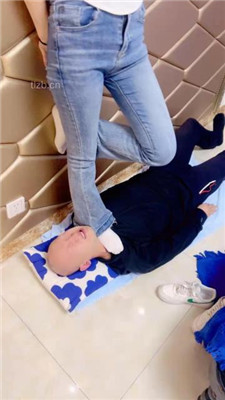 图片[19]_【冷鸢大大】舔脏鞋闻白袜/虐乳/耳光/踩踏_HD绳艺资源