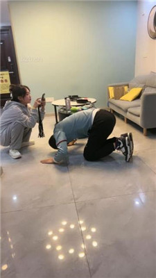 图片[6]_【乔妹】运动鞋白袜踩地毯狗/虐乳/训练_HD绳艺资源