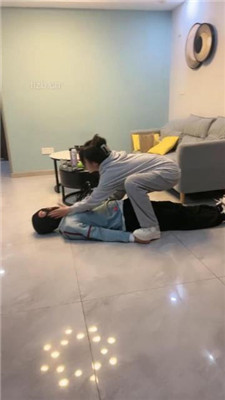 图片[7]_【乔妹】运动鞋白袜踩地毯狗/虐乳/训练_HD绳艺资源