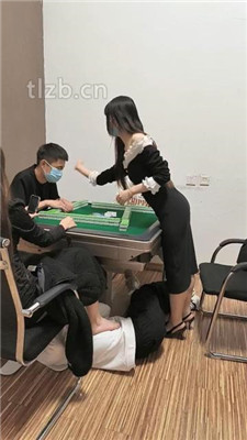 图片[3]_【乔伊】双S-麻将桌下的贱奴才【双视角版】_HD绳艺资源