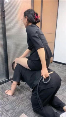 图片[3]_【Alice】高跟黑丝踩踏-训练骑马-坐脸窒息_HD绳艺资源