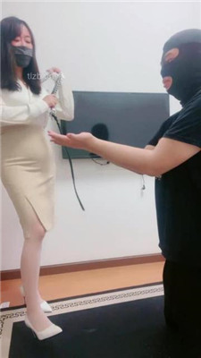 图片[5]_【桃子老师】骑马转胯/高跟肉丝脚闻舔踩踏_HD绳艺资源