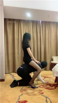 图片[5]_【蜜蜜骑士】高跟黑丝踩踏-骑马骑脖_HD绳艺资源