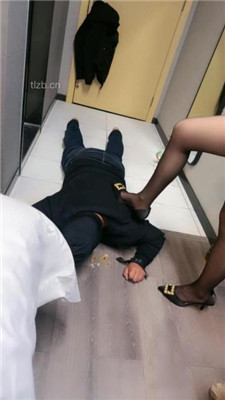 图片[7]_【小雅老师】黑丝高跟踩踏脚底喂食-喝圣水【完整版_HD绳艺资源