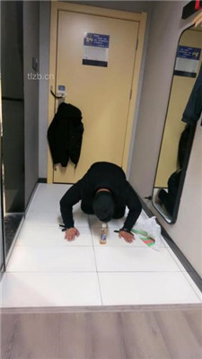 图片[13]_【小雅老师】黑丝高跟踩踏脚底喂食-喝圣水【完整版_HD绳艺资源