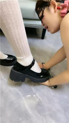 图片[4]_【cc.s】母畜-狗链遛狗/白袜皮鞋辱/戴手铐/闻棉袜_HD绳艺资源