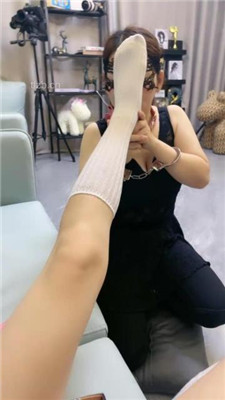 图片[12]_【cc.s】母畜-狗链遛狗/白袜皮鞋辱/戴手铐/闻棉袜_HD绳艺资源