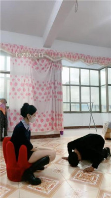 图片[11]_【小九】被抓奸现场-踩狗爪-衣架抽打/跪地求饶_HD绳艺资源