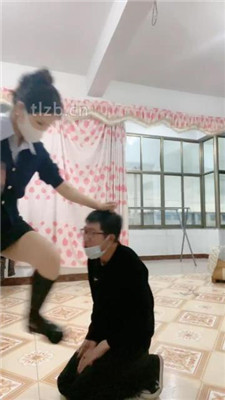 图片[17]_【小九】被抓奸现场-踩狗爪-衣架抽打/跪地求饶_HD绳艺资源