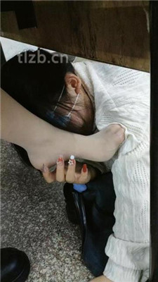 图片[13]_【爱可呀】教室开发素人S-母畜-跪舔多人多双脏鞋_HD绳艺资源