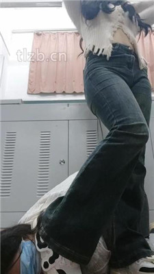 图片[17]_【爱可呀】教室开发素人S-母畜-跪舔多人多双脏鞋_HD绳艺资源