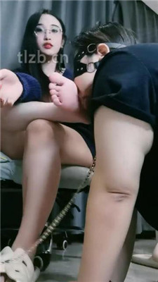 图片[4]_【小羊】发骚闺蜜跪舔臭脚【上】_HD绳艺资源