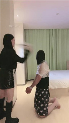 情人节美妆出门约男人前 爆虐重打自家狗 人格羞辱折磨到跳踩深喉到持续吐YC-230215-3