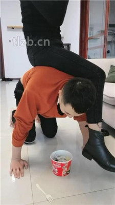 【珊瑚湾】Baby JK踹跺狗裆