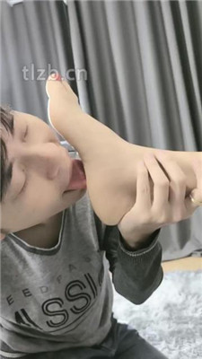 【珊瑚湾】Baby JK踹跺狗裆