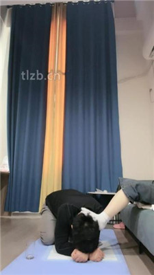 图片[17]_【不期而遇】牛仔裤臀下羞辱-圣水-闻超臭白袜-踩踏_HD绳艺资源