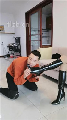 图片[5]_【凌儿女神】狗笼圈养的快乐时光-跪舔原味长靴_HD绳艺资源