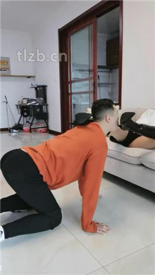 图片[11]_【凌儿女神】狗笼圈养的快乐时光-跪舔原味长靴_HD绳艺资源