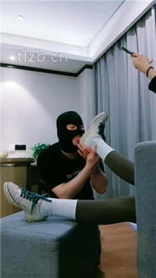 图片[4]_【护短S】跪舔小白鞋白袜/踩踏香蕉喂食_HD绳艺资源