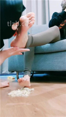 图片[12]_【护短S】跪舔小白鞋白袜/踩踏香蕉喂食_HD绳艺资源