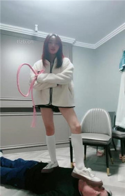 『奴隶岛』—[MagicIMirror 魔镜少女]—影姬古装玉足调,脚奴遭老罪 MM-230218