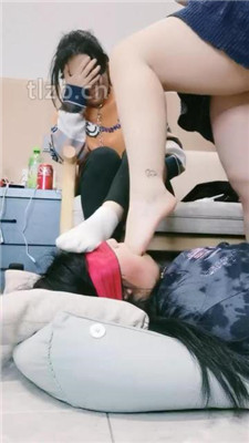 超颜美女一一 史上最暴躁最凶残无停歇爆踢踹裆 无死角 YC-230218-4