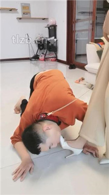 图片[19]_【凌儿女神】舔脏鞋底裸足/物化脚垫/骑马_HD绳艺资源