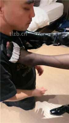 图片[17]_【jenn】甘愿做情侣脚下的下贱绿帽奴【下】_HD绳艺资源