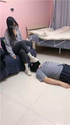 【第5风格】户外车上舔小敏的美脚 YC-230219-3