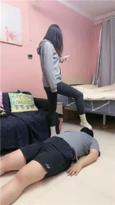 【第5风格】户外车上舔小敏的美脚 YC-230219-3