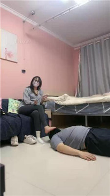 【冰时代】舔鞋底插嘴踩踏女奴