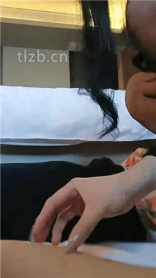 【樱女王】樱女王调教酒庄老板，辱骂舔脚，打耳光脚深喉，狗一样对待！ YC-230221-3